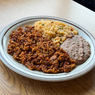 Huevos con Chorizo (Eggs w/ Mexican Sausage)